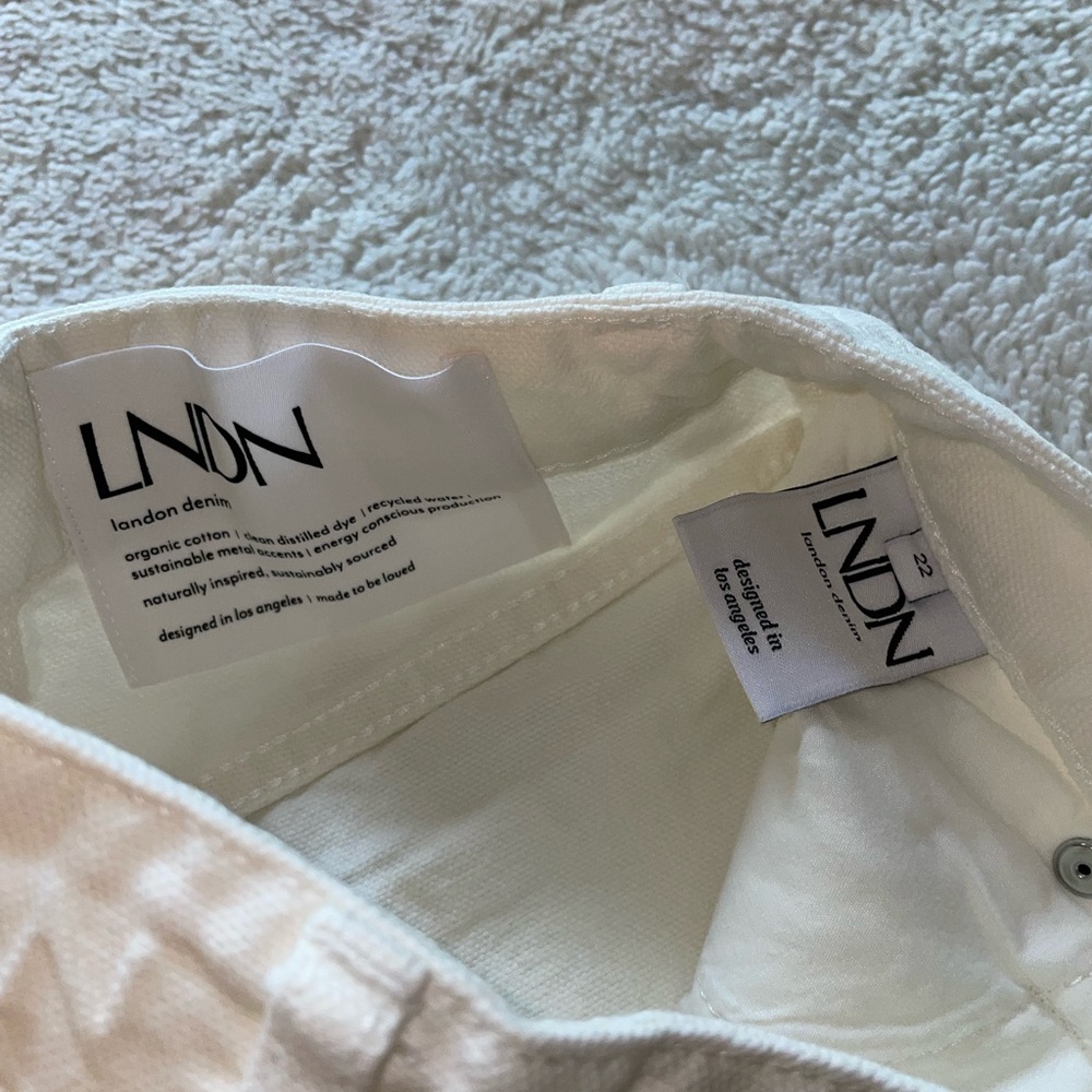 LNDN White Denim 5 Pocket 100% Cotton Shorts Size 22 - Picture 4 of 10
